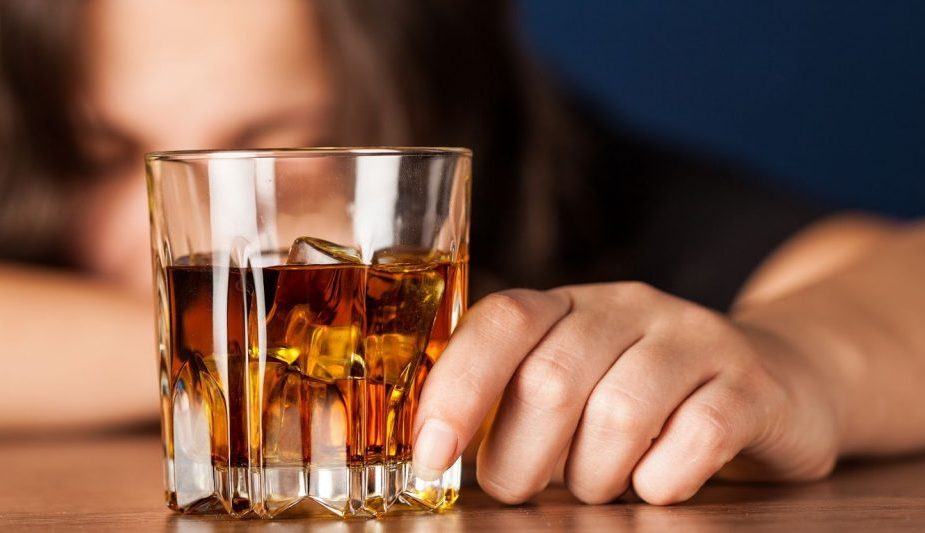 sintomas do alcoolismo