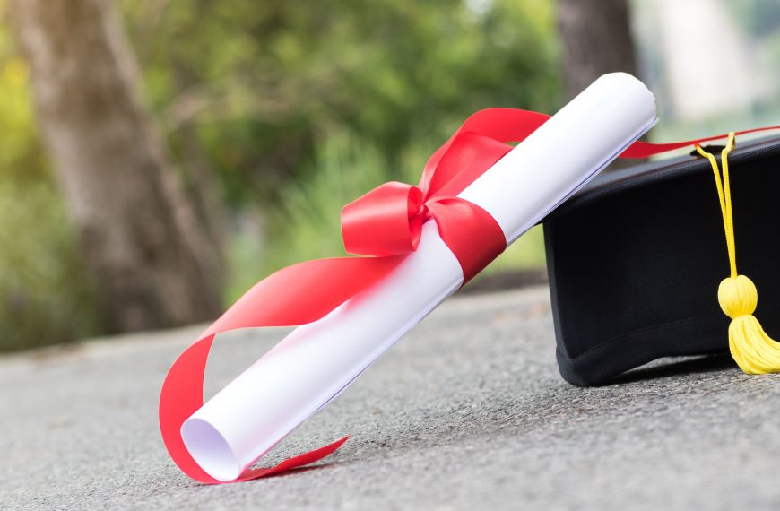 Como conseguir o certificado do Ensino Médio mais rápido?